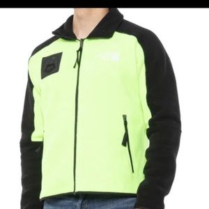 NWT The North Face Origins
Mountain Sweater Fleece Safety
Green M NFOA5J5HD6S